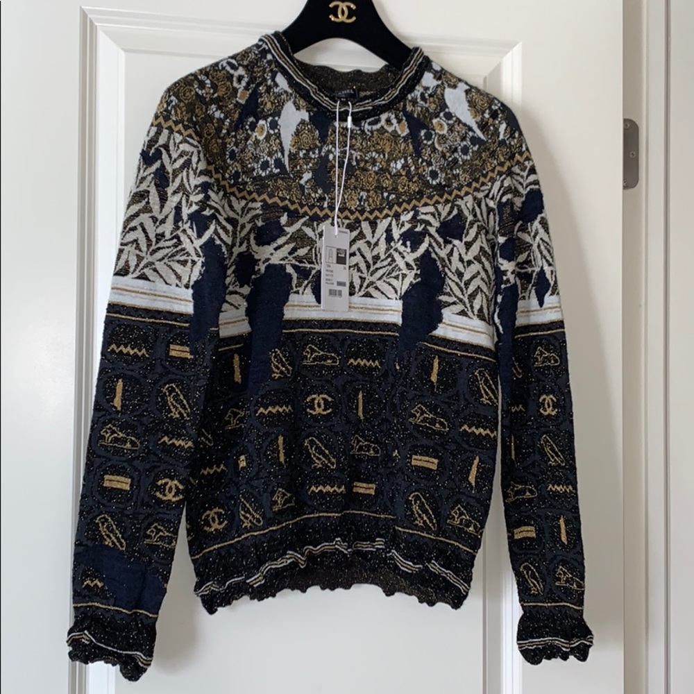 Chanel Pull over sweater